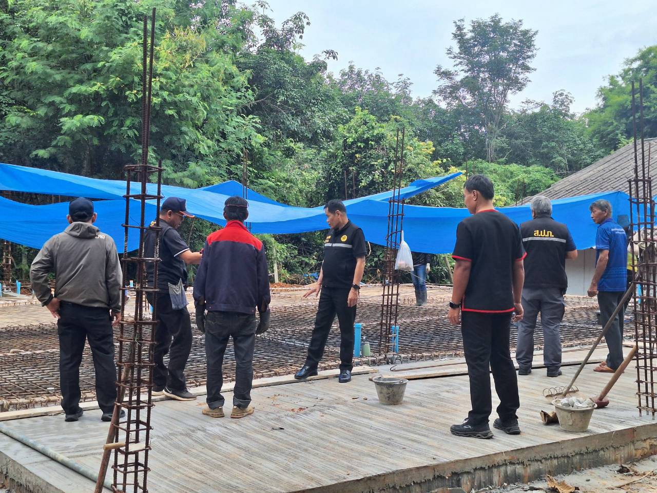 title - ผู้ตรวจราชการ ส.ป.ก. ลงพื้นที่จังหวัดสกลนคร ประชุมติดตามความก้าวหน้าผลการดำเนินงาน พร้อมตรวจเยี่ยมให้กำลังใจเกษตรกรในเขตปฏิรูปที่ดิน 